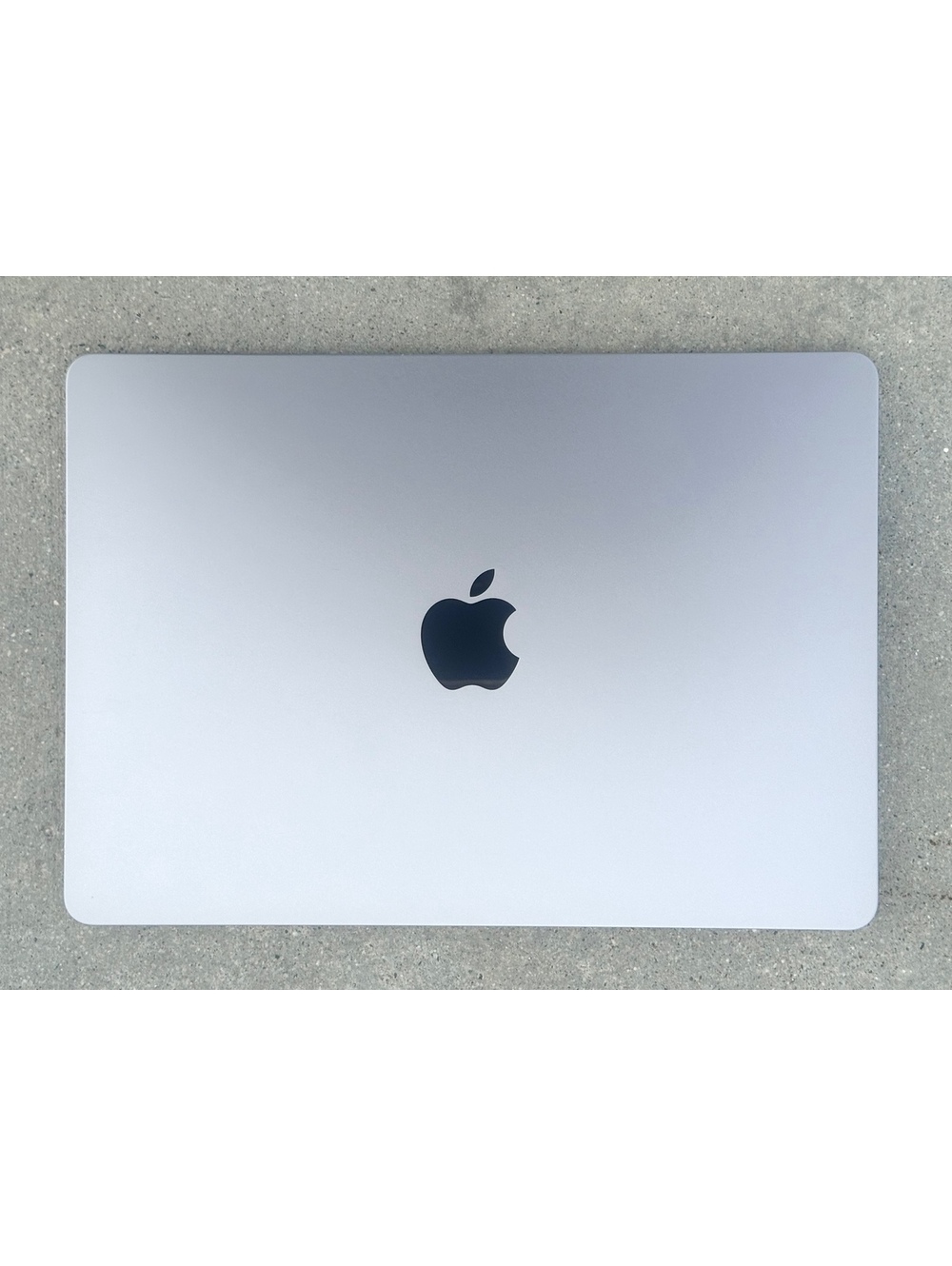 Apple MacBook Air A2681 8GB 256GB 2022 Good working cond.